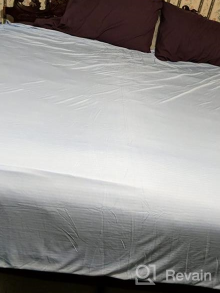картинка 1 прикреплена к отзыву Stay Cool & Sleep Better With LUXEAR Double-Sided Cooling Blanket For Night Sweats & Hot Sleepers - Lightweight, Breathable & Machine Washable от Micheal Looney