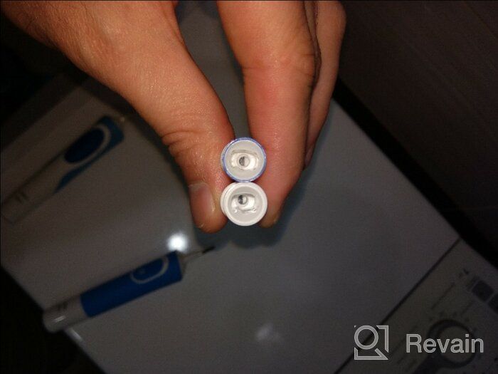 img 3 attached to Oral-B Vitality Kids Frozen D100.413.2K review by Agata Tyszkiewicz ᠌