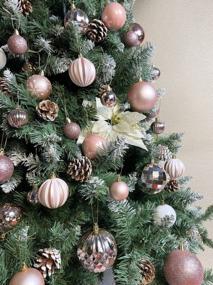 img 1 attached to Набор украшений для рождественских шаров из розового золота - 86 предметов, небьющиеся украшения для деревьев, домашних вечеринок, праздников, гирлянд и венков. В комплекте крючки для подвешивания.