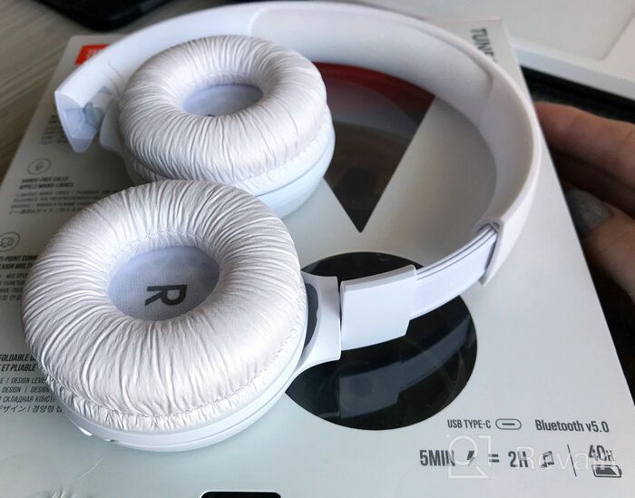 img 1 joint à JBL Tune 510BT: Wireless On-Ear Headphones With Purebass Sound - White révision par L Quc Qun ᠌