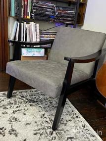 img 3 attached to NOBPEINT Modern Accent Arm Chair, губчатая спинка, мягкие деревянные кресла из искусственной кожи с обивкой из твердой древесины (1, черный)