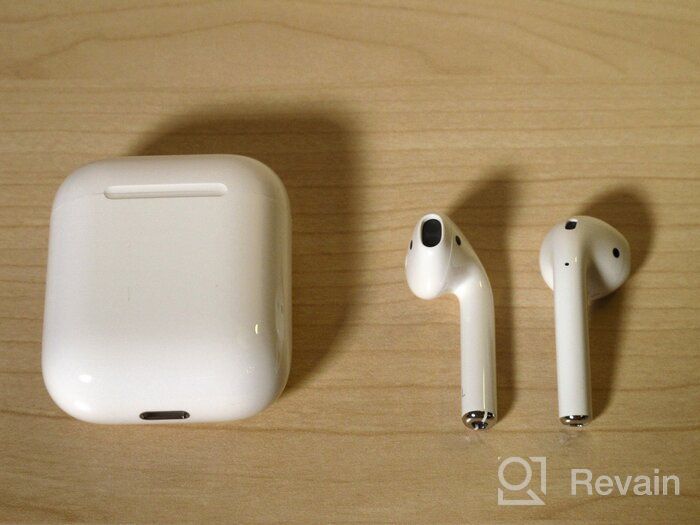 img 1 attached to Apple AirPods 2 wireless headphones with charging case MV7N2 RU, white review by Som Chai ᠌