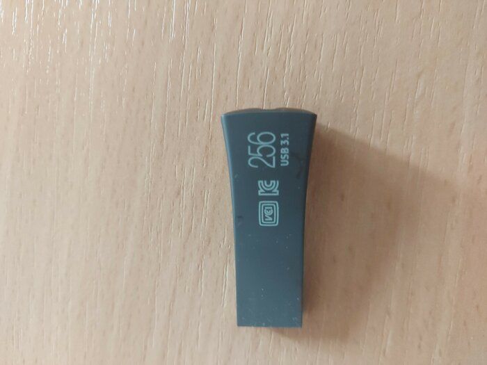 img 2 attached to Samsung BAR Plus 128GB USB 3.1 Flash Drive - 400MB/s - Champagne Silver (MUF-128BE3/AM) review by Wiktor Redziski ᠌