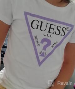 img 2 attached to 👚 Стильная футболка с треугольным рукавом для девочек GUESS: Исследуйте детскую одежду для девочек в категории топов, футболок и блузок