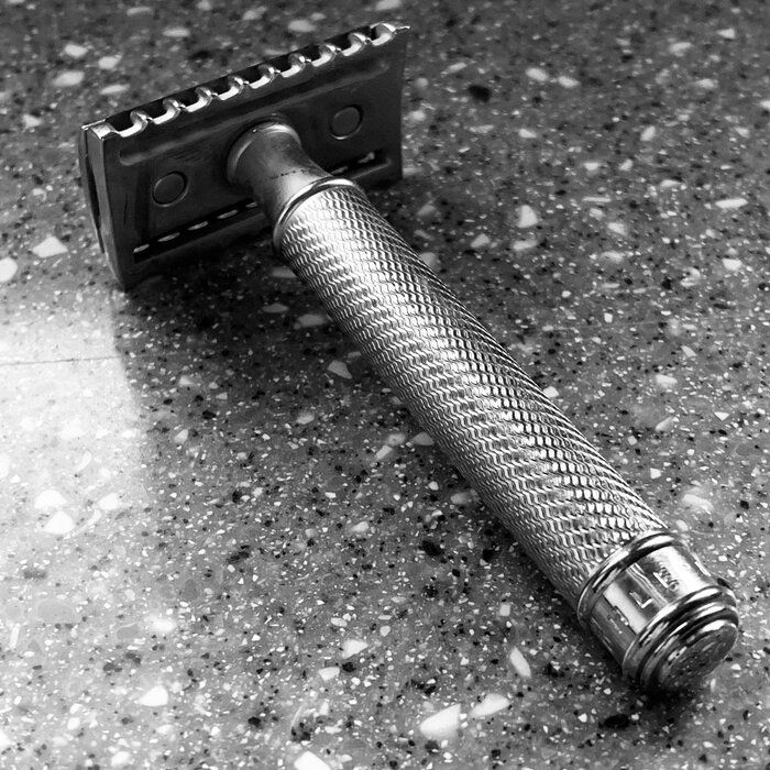 img 1 attached to 🪒 MUHLE Traditional Chrome T-Razor: Open Comb, Silver, Replaceable Blades - Ultimate Shaving Experience, 1pc review by Anastazja Kubicka ᠌