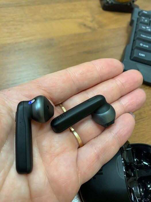 img 3 attached to JBL Tune 220 🎧 True Wireless Earbuds (Gray) - JBLT220TWSGRYAM review by Czesawa Sobczak (Cze ᠌