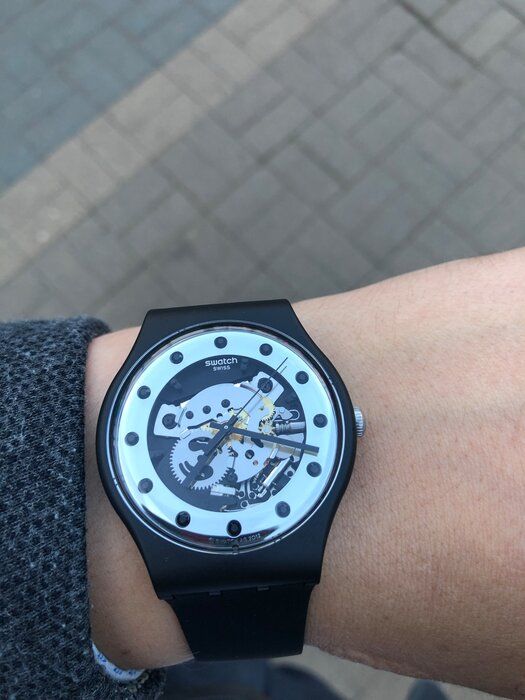 img 2 attached to ⌚ Swatch SUOZ147: Sleek Black Sparkling Circle Quartz Rubber Strap Watch for Casual Style review by Mateusz Trzmiel ᠌