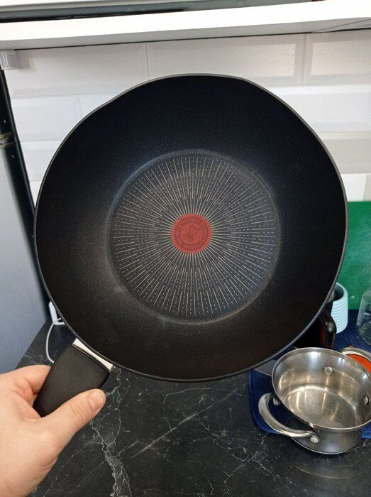 img 1 attached to 🍳 Tefal 28cm Wok Pan with Unlimited ON, Non-Stick Induction, Aluminium - Exclusive Edition review by Bnh H ᠌