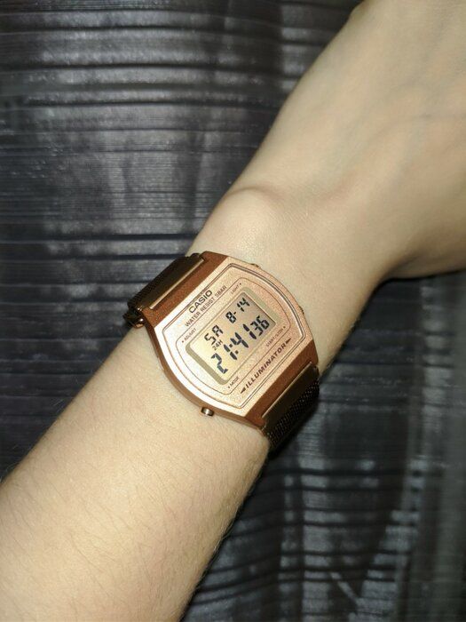 img 1 attached to Casio Men's Vintage Rose Gold Tone Stainless Steel Mesh Band Classic LCD Digital Watch - Model B640WMR-5AV review by Aneta Maecka ᠌