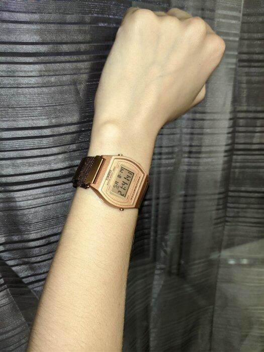 img 2 attached to Casio Men's Vintage Rose Gold Tone Stainless Steel Mesh Band Classic LCD Digital Watch - Model B640WMR-5AV review by Aneta Maecka ᠌