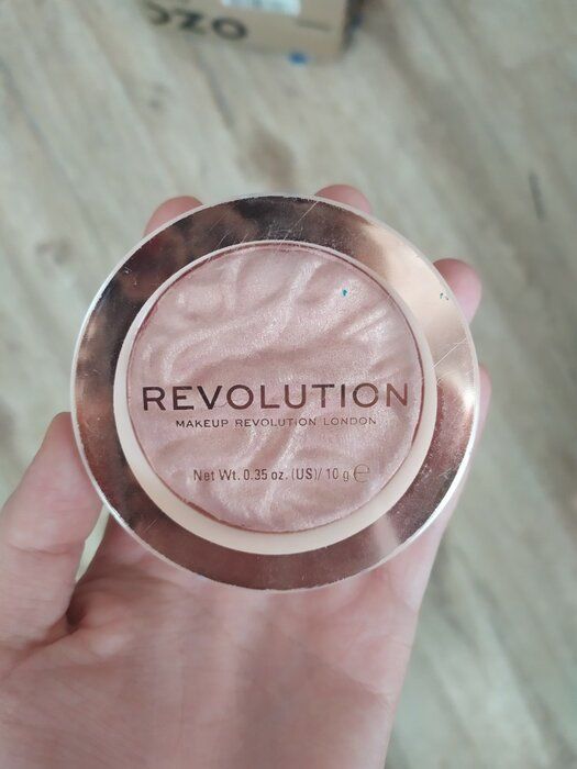 img 1 attached to Makeup Revolution Highlight Reloaded Divulge review by gnes Lakatos ᠌
