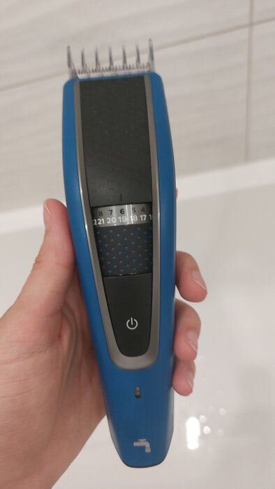 img 1 attached to Philips HC5612/15 Hair Clipper, Black/Blue, 18.4 x 12.8 x 3.4 inches review by Felicja Stefaska ᠌