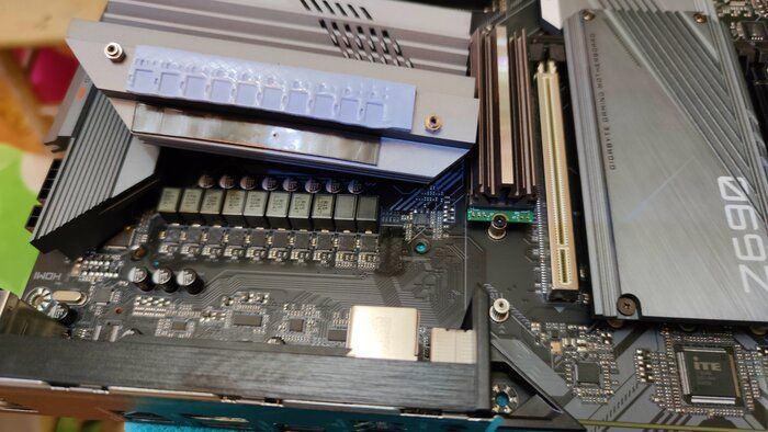 img 1 attached to GIGABYTE Z690 Gaming DDR4 Motherboard review by Wiktor Iwanski ᠌