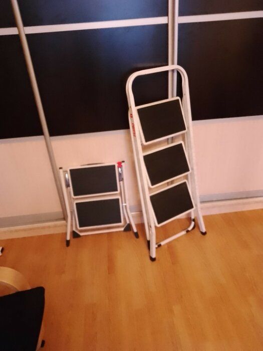 img 1 attached to 🪜 Hailo 4310-001 Steel Folding Lightweight Step Stool in White: Compact and Convenient for Easy Access and Storage! review by Dimitar Borisov ᠌