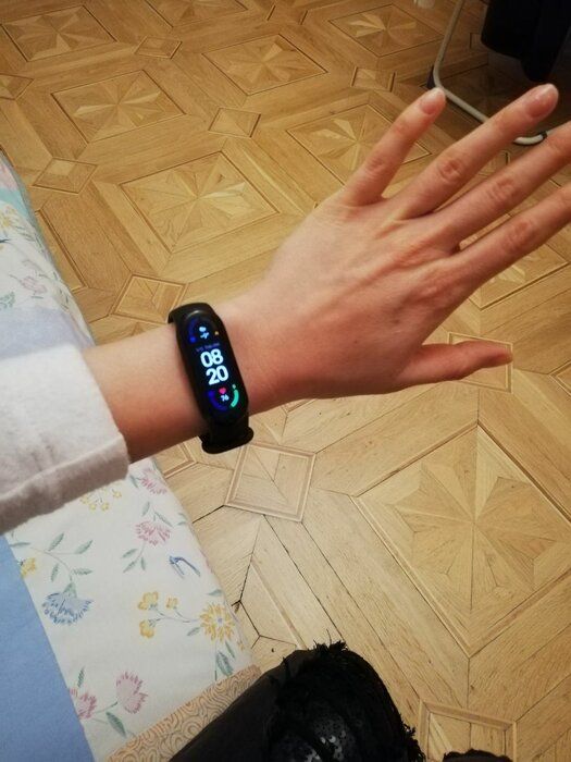 img 2 attached to Ultimate Fitness Tracker: Xiaomi Mi Smart 🏋️ Band 6 - 1.56'' Offers Unmatched Features and Performance review by Darina Rohkov ᠌