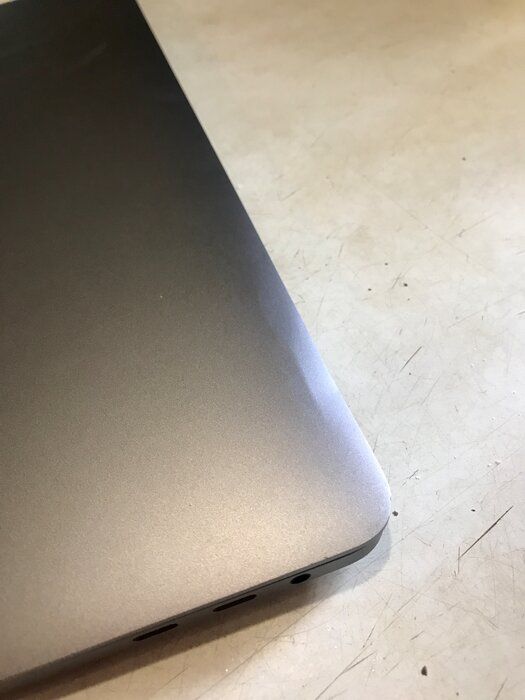img 2 attached to Renewed Apple 13in MacBook Pro with Retina Display and Touch Bar – 3.1GHz Intel Core i5, 8GB RAM, 256GB SSD, Space Gray review by Momchil Kinov ᠌