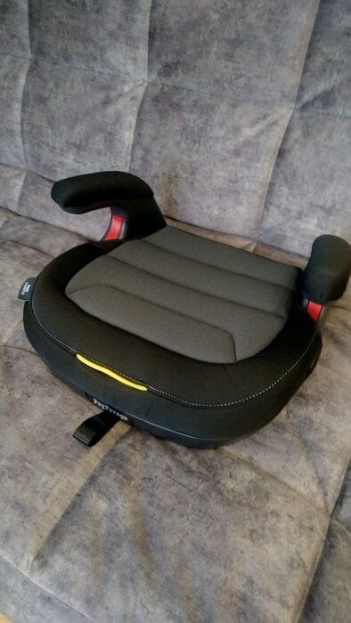 img 2 attached to Peg Perego Viaggio Shuttle Booster Car Seat - Made in Italy - Licorice Black - 40 to 120 lbs Capacity review by Jana Kuselov ᠌