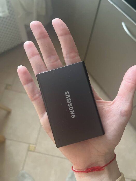 img 1 attached to 🔴 Renewed Samsung Portable SSD T7 500GB USB 3.2 External Solid State Drive Red review by Stanislaw Plonka ᠌