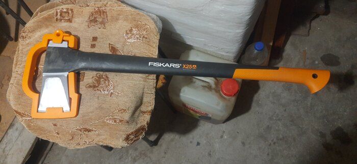 img 2 attached to Fiskars X25 Splitting Axe: 28-Inch Length for Superior Splitting Power review by Andrey Zagorov ᠌
