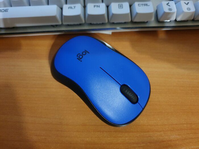 img 2 attached to Logitech M220 Silent Mouse: Wireless Blue, Noiseless Operation - 910-004879 (Blue) review by Wiktor Redziski ᠌