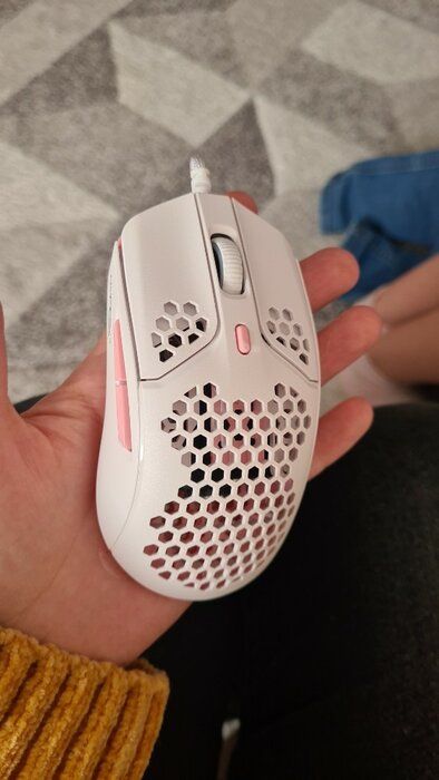 img 1 attached to HyperX Pulsefire Haste: Ultra Lightweight Wireless Gaming Mouse with 100 Hour Battery Life - White review by Gabriela Pawowska ᠌
