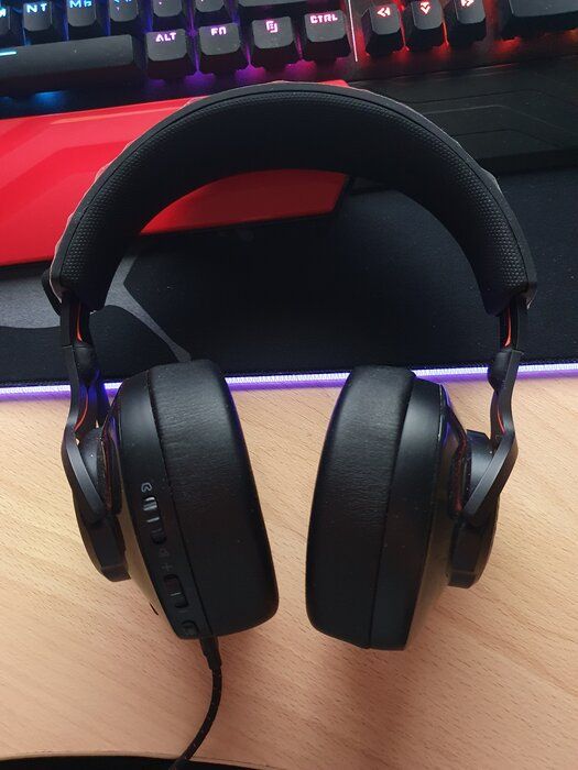 img 1 attached to JBL Quantum 400 Headphones Game Chat review by Micha Jelonek ᠌