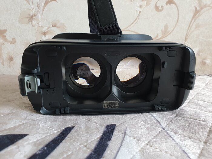 img 1 attached to 🔌 Buy SAMSUNG Gear VR w/Controller (2017) SM-R325NZVAXAR - US Version with Warranty review by Ravindra Devaraja