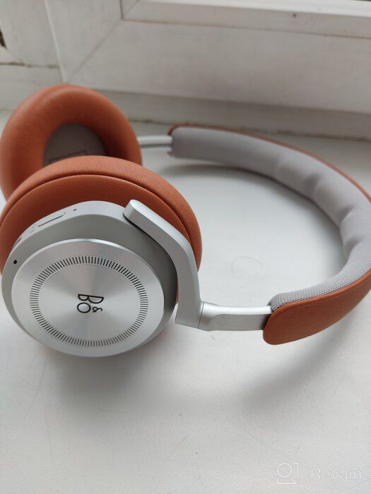 img 1 attached to 🎧 Cutting-Edge Bang & Olufsen HX Portable Wireless Over Ear Headphones: Unmatched Sound Quality on the Go review by Ta Wan ᠌