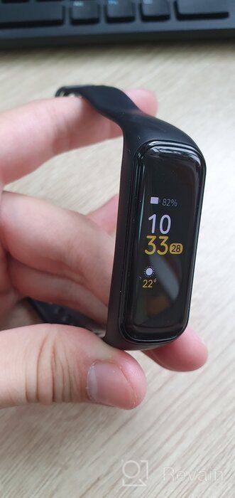 img 1 attached to Smart bracelet Samsung Galaxy Fit2, black review by Ada Bokowska - Haczk ᠌