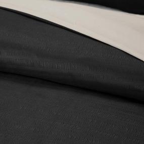 img 2 attached to Двусторонний комплект пододеяльников OSVINO с матовой тканью, рельефной текстурой и угловыми завязками - черный, размер Full / Queen - включает в себя одеяло и наволочки - комплект постельного белья для повышенного комфорта