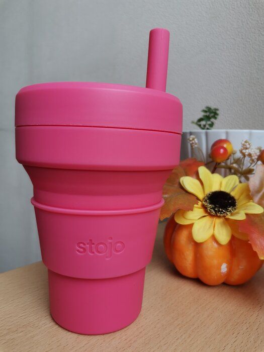 img 2 attached to ☕ Coffee On-the-Go: Stojo Collapsible Travel Cup with Straw - Perfect Food Service Equipment and Supplies for Travelers review by Anastazja Miller ᠌