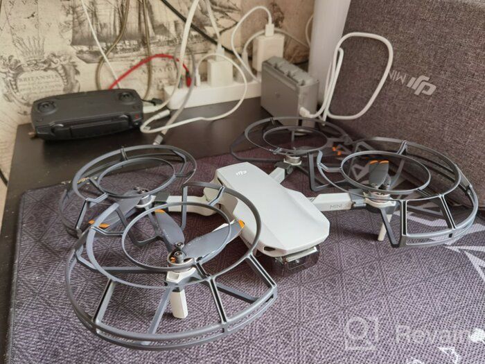 img 1 attached to Quadcopter DJI Mini SE Fly More Combo, white review by Hoo Chong ᠌