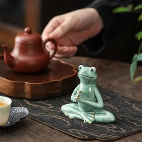 img 3 attached to Owmell Ceramic Zen Frog Decor, керамическая йога-поза, медитация, лягушка Staute для домашнего украшения дзен - зеленый 3.5