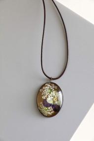 img 3 attached to 🌼 Dazzling Resin Pendant Necklace with Handmade Dry Pressed Real Flower: Daisy, Pansy, Chrysanthemum, Forget Me Not - Exquisite Jewelryland Find