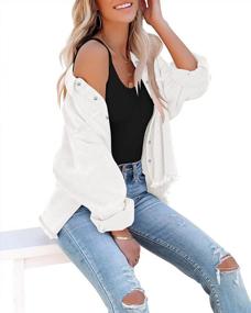 img 3 attached to Джинсовая джинсовая куртка для женщин Крупногабаритная рубашка с пуговицами Shacket Потертое пальто с бахромой