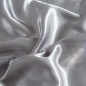 img 1 attached to Набор постельного белья из шелковистого атласа SHAXIA (1 наволочка для одеяла + 2 🛏️ наволочки) - 3-х предметный набор с застежкой-молнией, размер Кинг, красный.