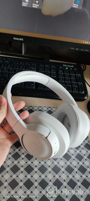 img 1 attached to JBL Tune 710BT Bluetooth Over-Ear Headphones - Wireless Headphones with Mic, 50H Battery, Hands-Free Calls, Portable (Blue) review by Aneta Dziecitkowska ᠌