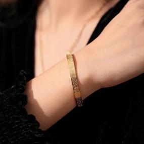 img 1 attached to Стильные исламские украшения - золотые браслеты и браслеты с аятулом курси для женщин и мужчин, идеально подходящие для подарков на Ид и Рамадан