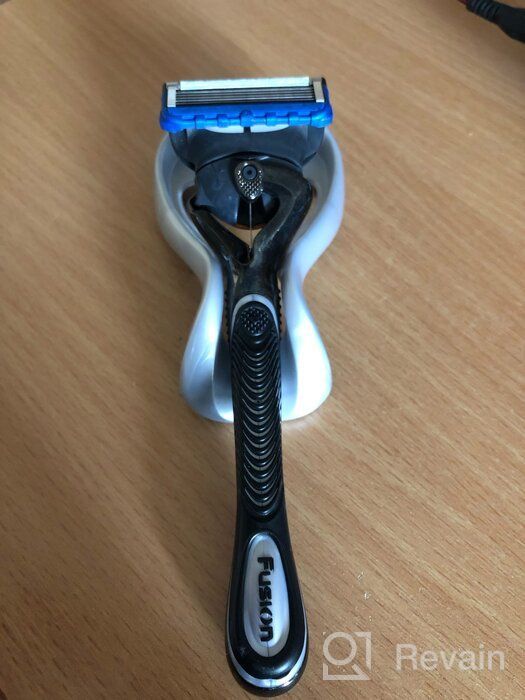 img 2 attached to Gillette Fusion5 ProGlide Men's Razor, 1 Cassette, 5 Carbon Blades, FlexBall Technology, Trimmer review by Agung Casanova ᠌