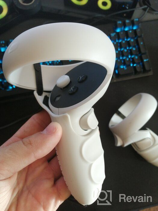 img 2 attached to Plastic Controller Covers for Oculus Quest 2 White review by Bong Cha ᠌