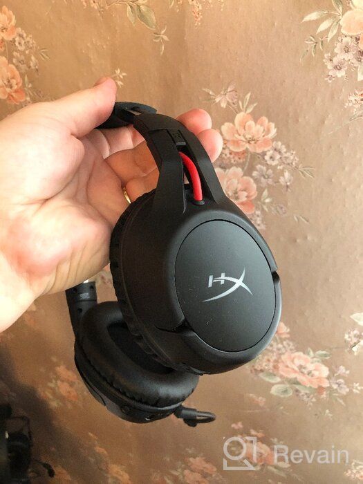 img 2 attached to Renewed HyperX Cloud Flight S Wireless Gaming Headset with Detachable Microphone - PC and PS4 Compatible review by MoonSe Hoon ᠌