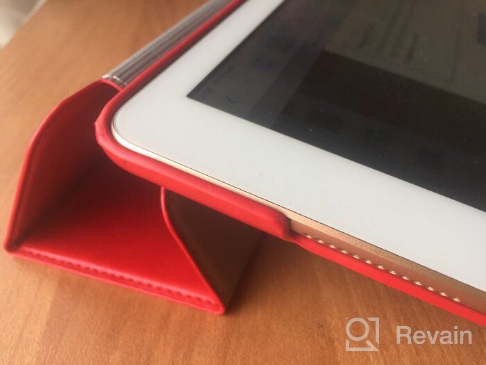 img 1 attached to 📱 G-Case Slim Premium: The Perfect Protective Cover for Apple iPad 9.7 (2017 / 2018) review by Aneta Kaczmarska ᠌