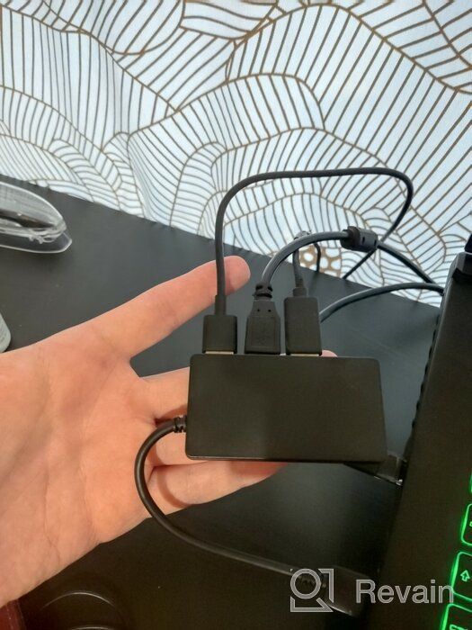 img 1 attached to 🖥️ 4-Port USB 3.0 Hub - Black review by Ngo Quang Cuong  (Cn ᠌