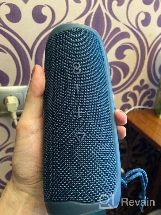 img 2 attached to 🔊 Renewed JBL Flip 5 Wireless Bluetooth Speaker with iPX7 Waterproof Rating and 3.0 Fast 10W Qi Dashboard Power Mat review by Aashit Sing ᠌