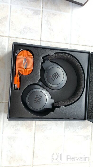 img 1 attached to 🔊 Renewed JBL LIVE 500BT Over-the-Ear Headphones in Black - JBLLIVE500BTBLKAM review by Agata Skoneczna ᠌