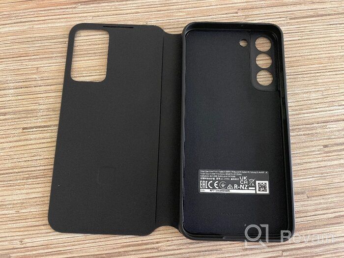 img 2 attached to Samsung Smart Clear View Cover Black Case for Samsung Galaxy S22 review by Agata Janczewska ᠌