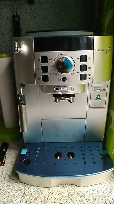 img 1 attached to DeLonghi ECAM22110SB Automatic Cappuccino Espresso review by Rimba ᠌