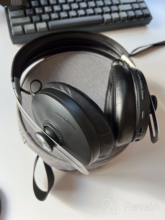 img 1 attached to Sennheiser Momentum 3 Wireless headphones, black review by Akio Yamato ᠌