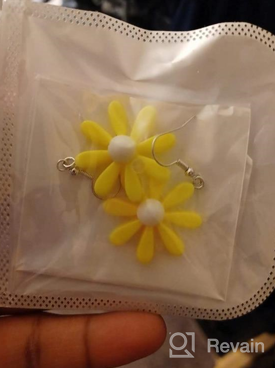 img 1 attached to 🌼 YOOE Daisy Earrings: Acrylic Yellow Flower Dangle Earrings for Women - Wild Lily Petals Hawaii Plant review by Jamie Miller