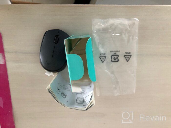 img 2 attached to Logitech M170 Wireless Mouse: 🖱️ Optical Tracking, 12-Month Battery, for PC/Mac/Laptop, Black review by Agata Kowalska ᠌